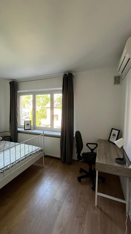 Comfy, Nice And Small Room In คราคูฟ ภายนอก รูปภาพ