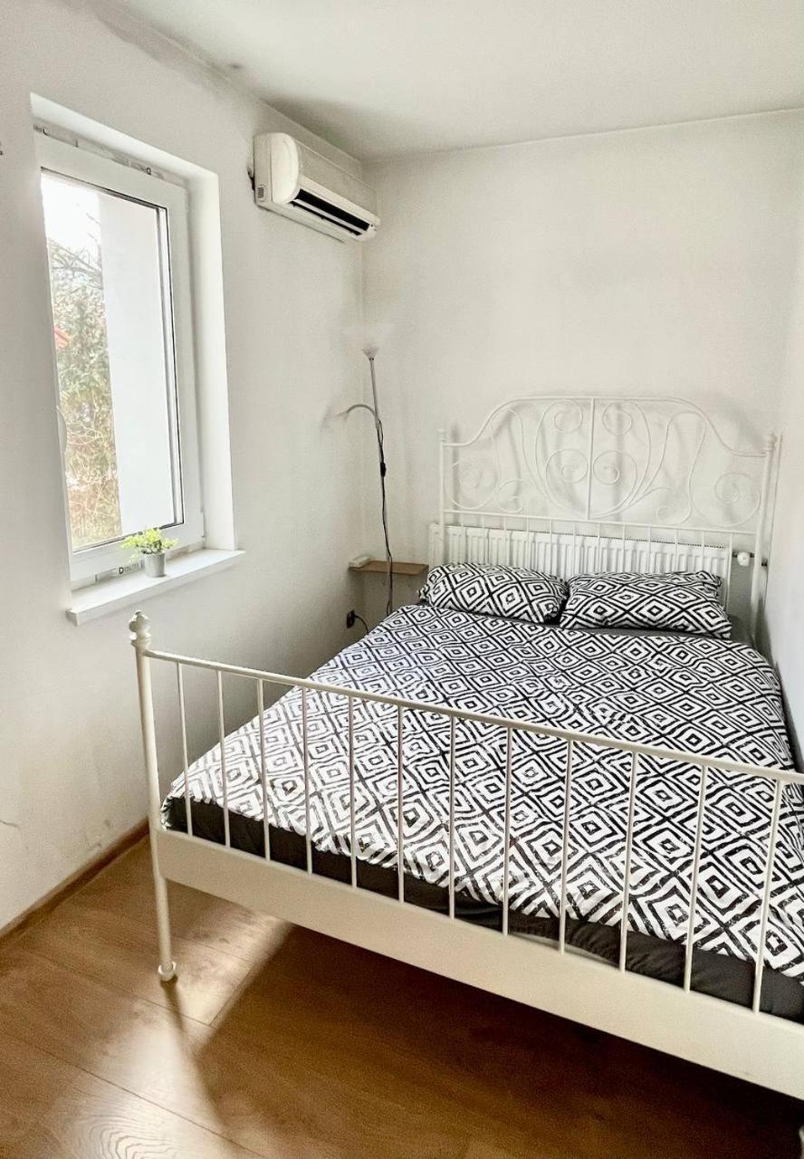 Comfy, Nice And Small Room In คราคูฟ ภายนอก รูปภาพ